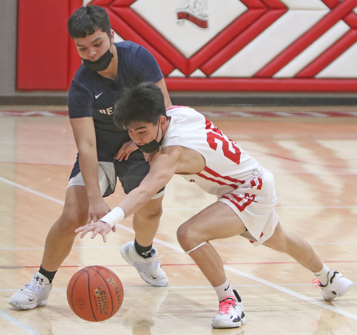 Zach Peter, Jalen Roman